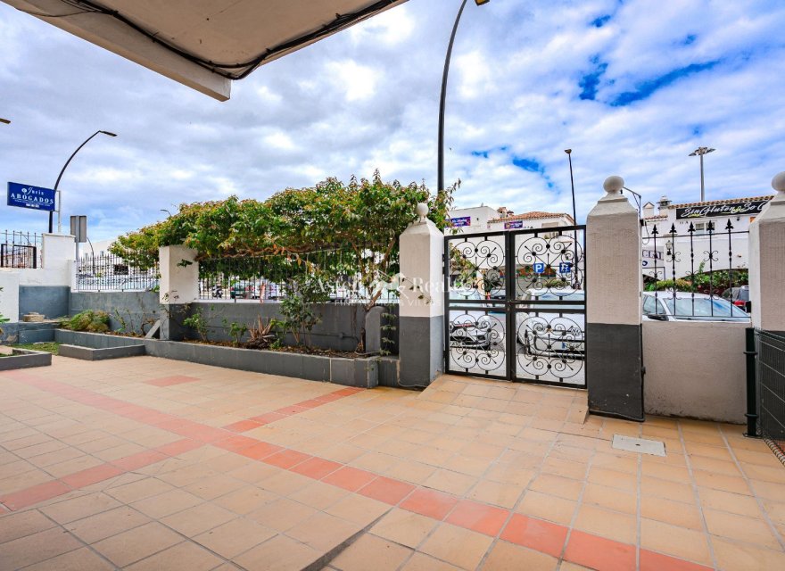Alquiler a largo plazo - Comercial - Playa De Los Cristianos