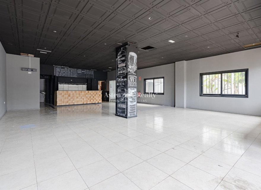 Alquiler a largo plazo - Comercial - Playa De Los Cristianos
