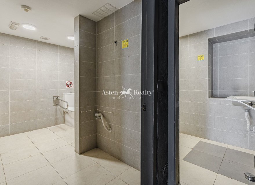 Alquiler a largo plazo - Comercial - Playa De Los Cristianos