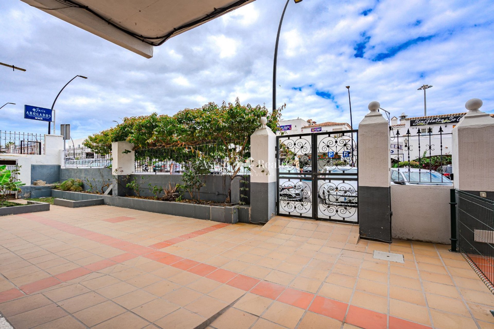 Долгосрочная аренда - Коммерческая - Playa De Los Cristianos