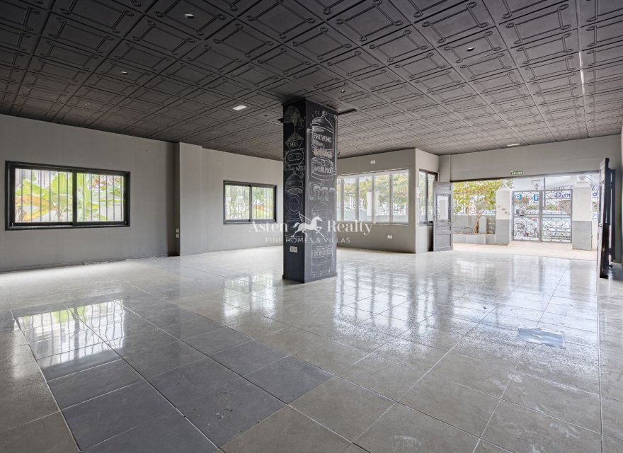 Долгосрочная аренда - Коммерческая - Playa De Los Cristianos