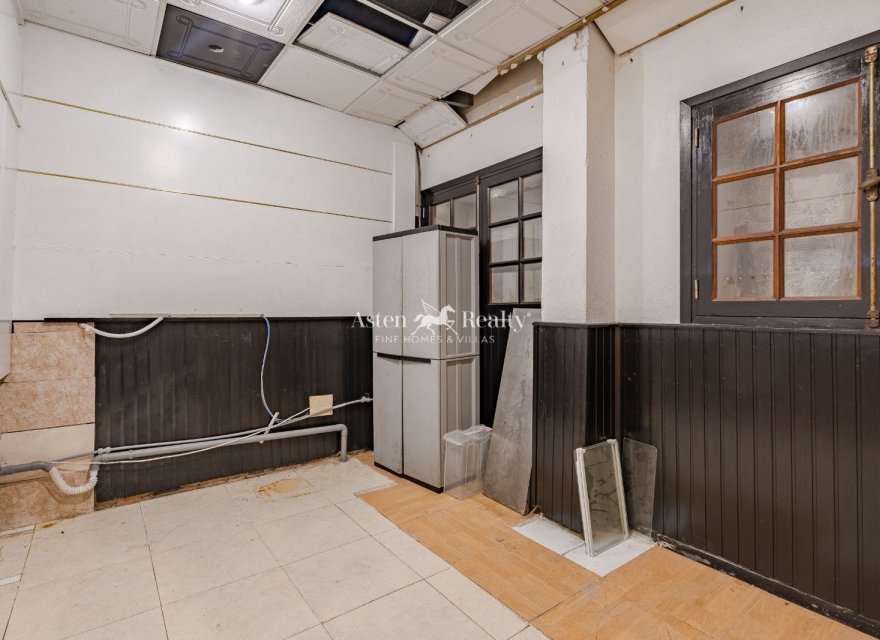 Долгосрочная аренда - Коммерческая - Playa De Los Cristianos