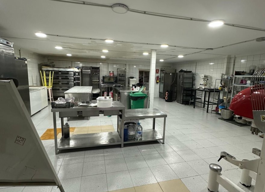 Довгострокова оренда - Komercyjna - Marbella - 