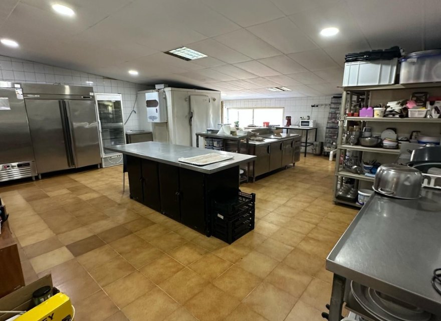 Довгострокова оренда - Komercyjna - Marbella - 