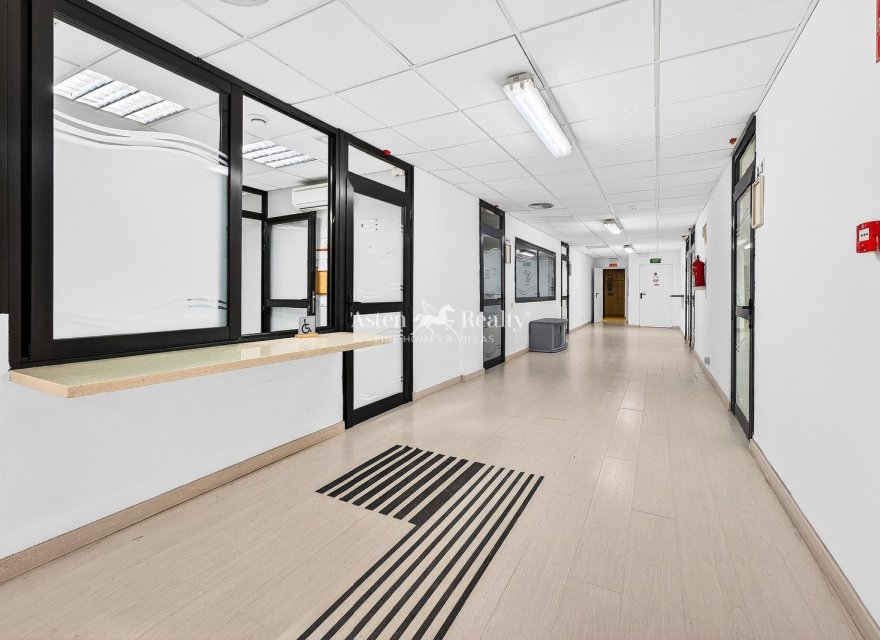 Довгострокова оренда - Komercyjna - 