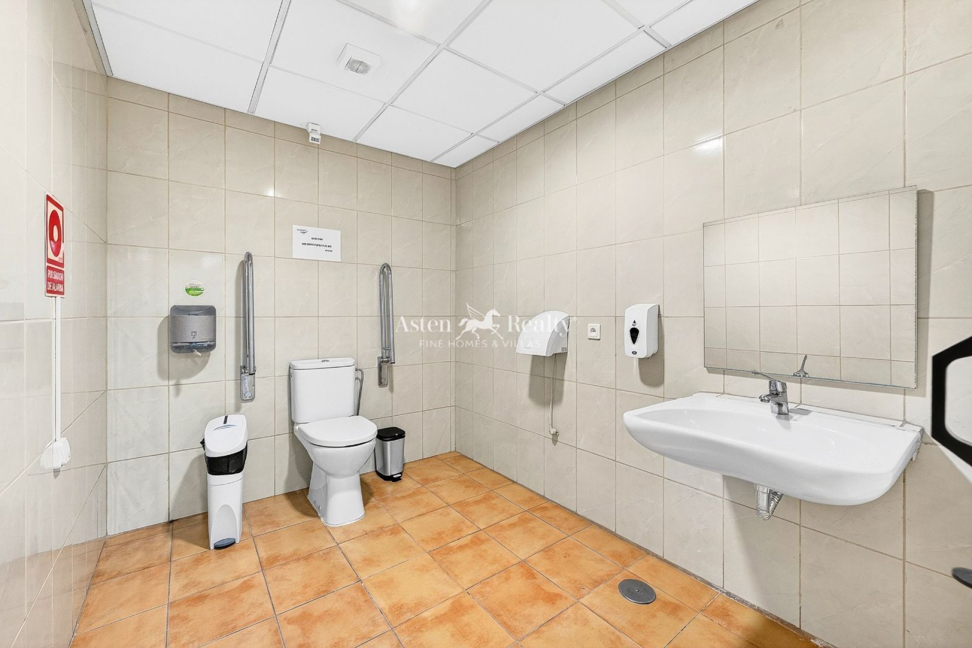 Long Term Rental - Commercial - Playa de Las Américas