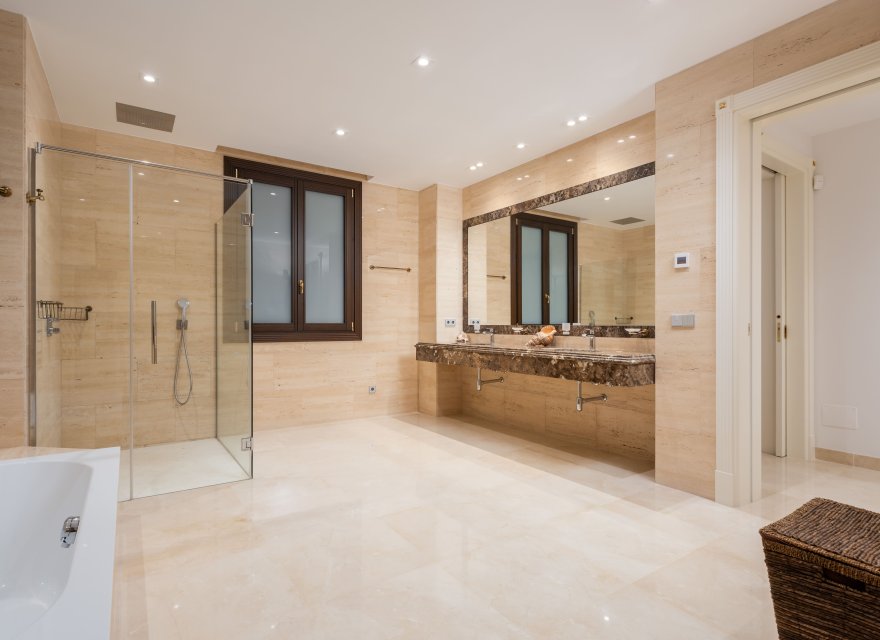 New Build - Villa - Еstepona - Estepona