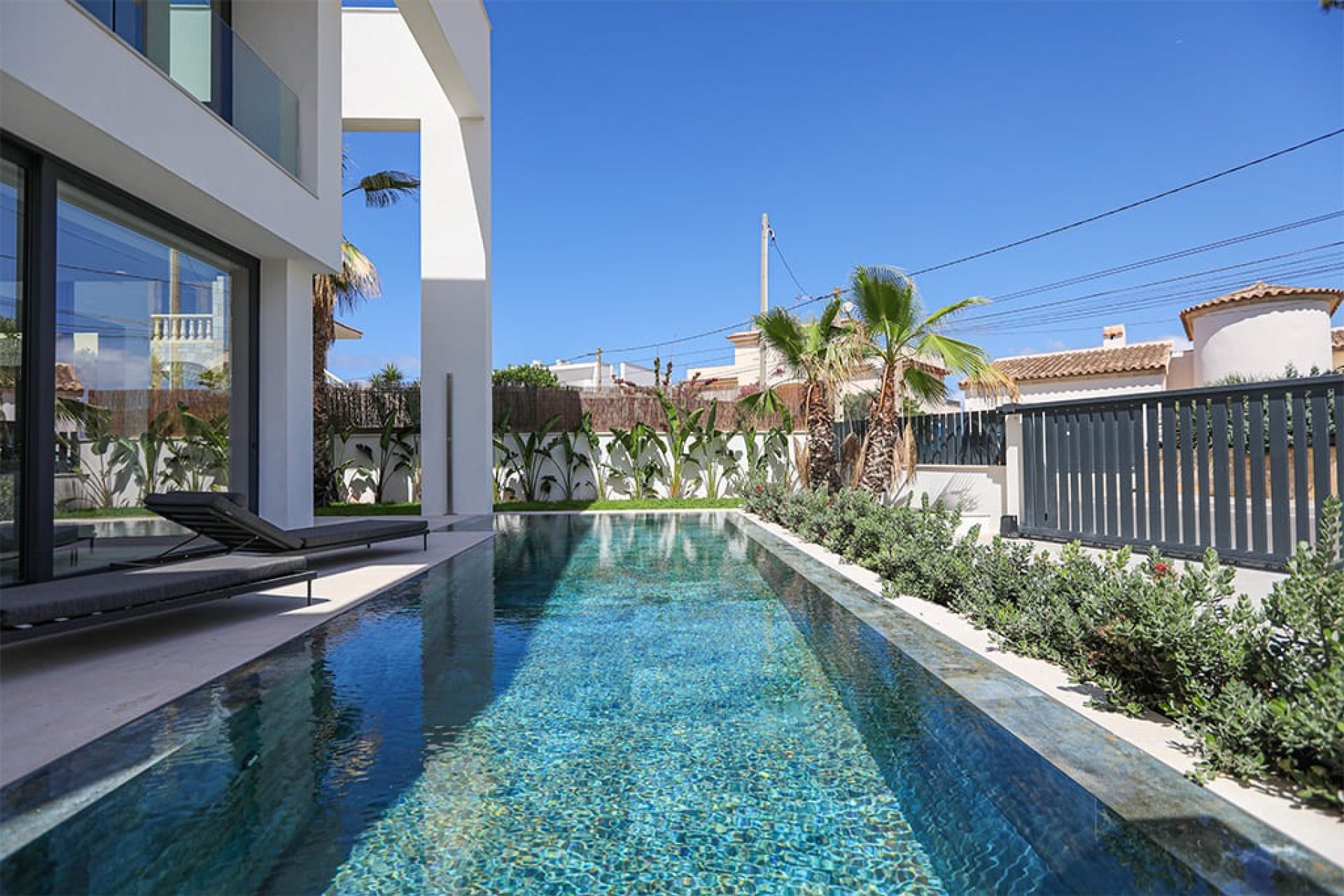 Новобудова - Вілла - El Toro