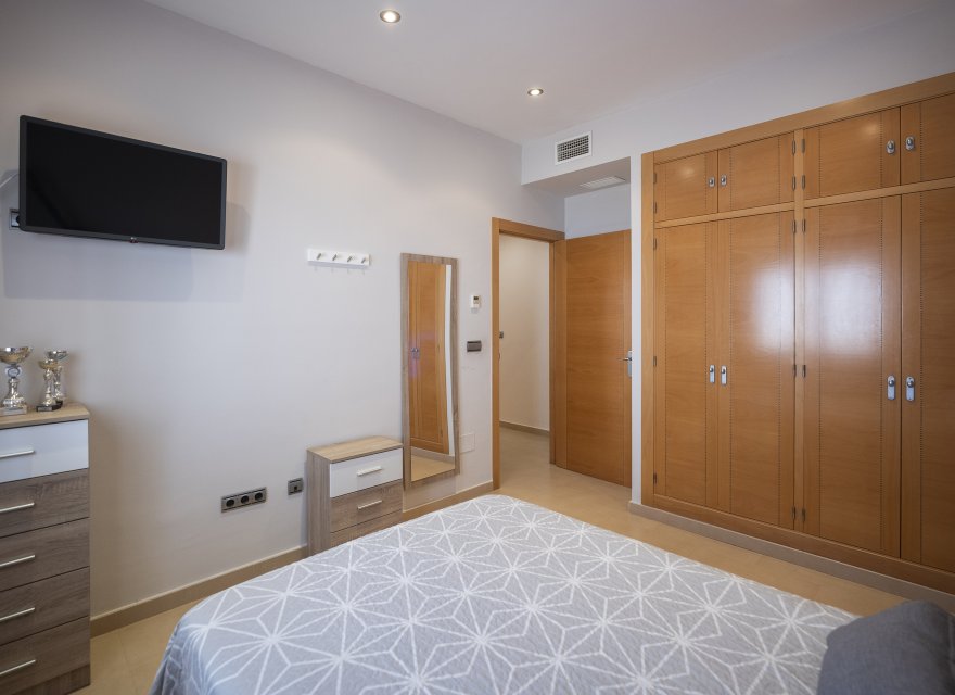 Новострой - Вилла - Avileses - Jerónimo y Avileses