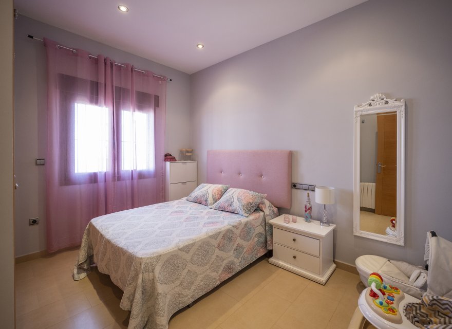 Новострой - Вилла - Avileses - Jerónimo y Avileses