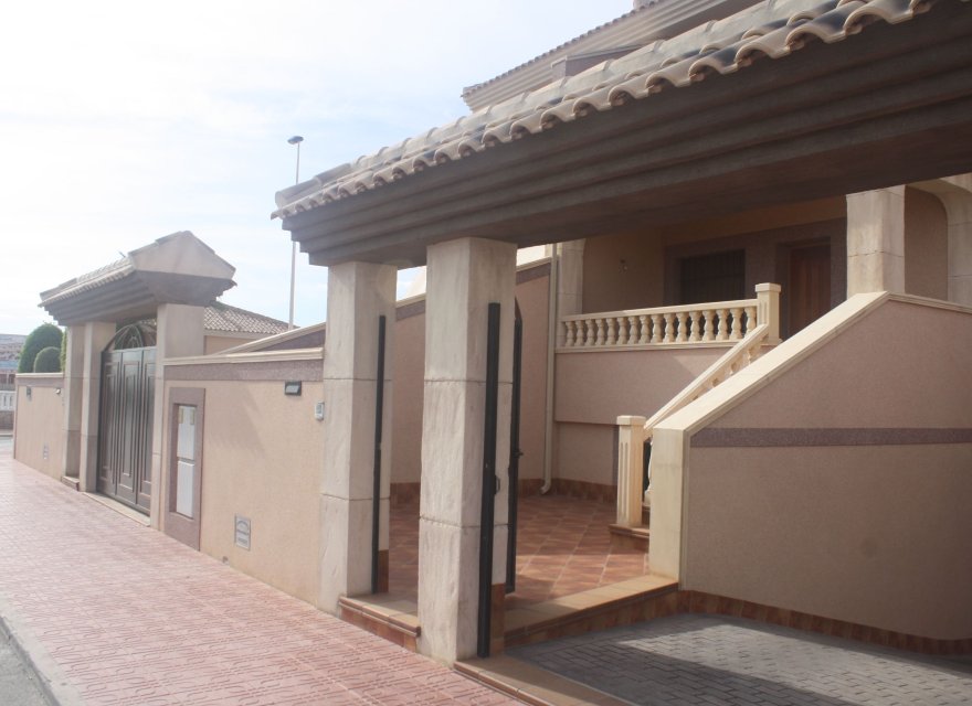Новострой - Вилла - Torrevieja