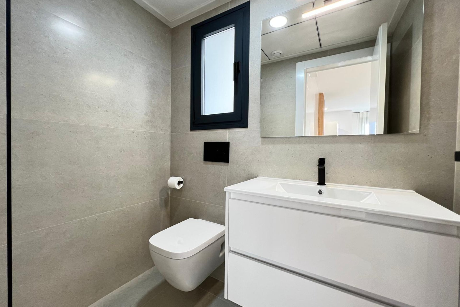 Nowa konstrukcja - Willa - Benferri - Benfis Park