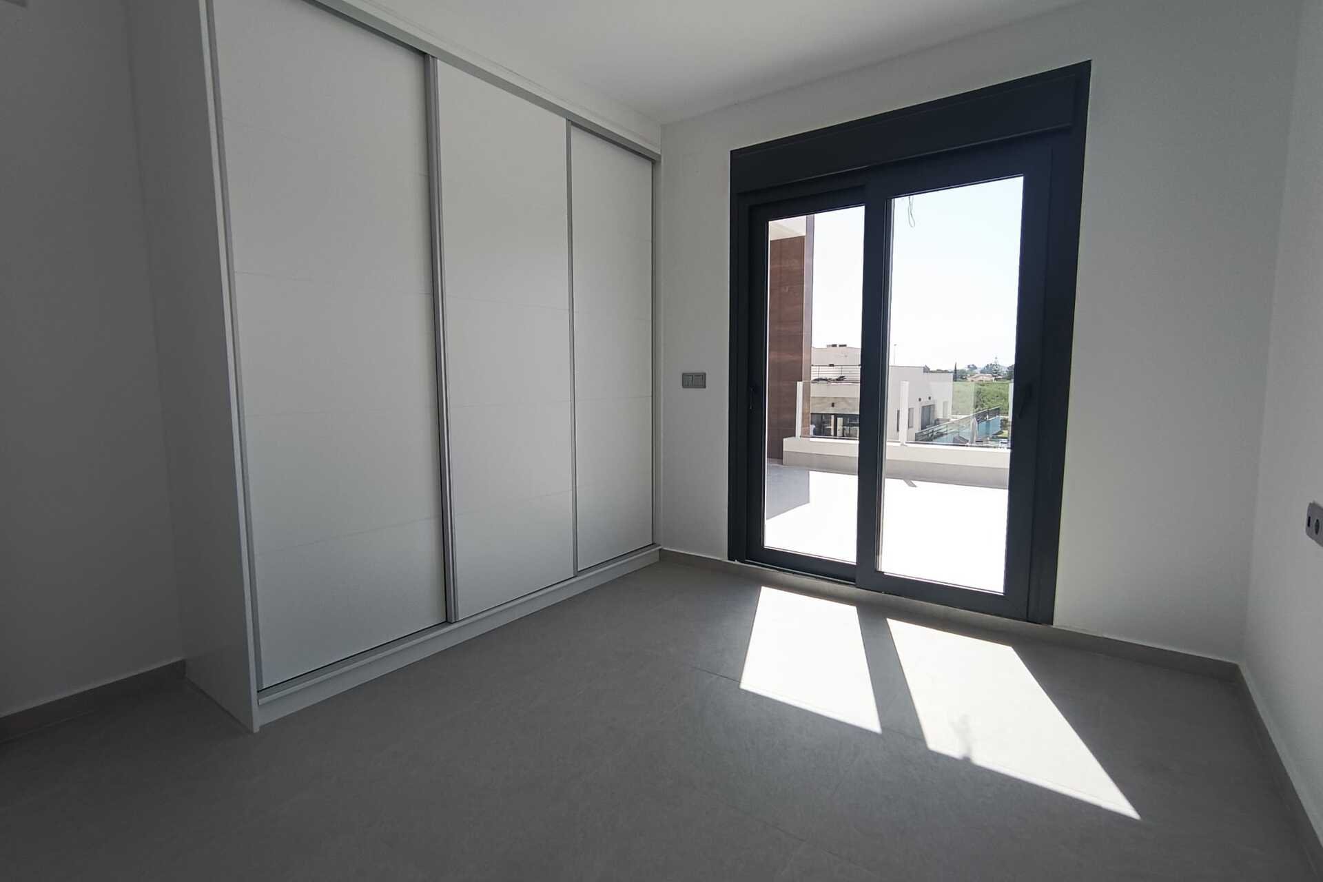 Nowa konstrukcja - Willa - Daya Nueva