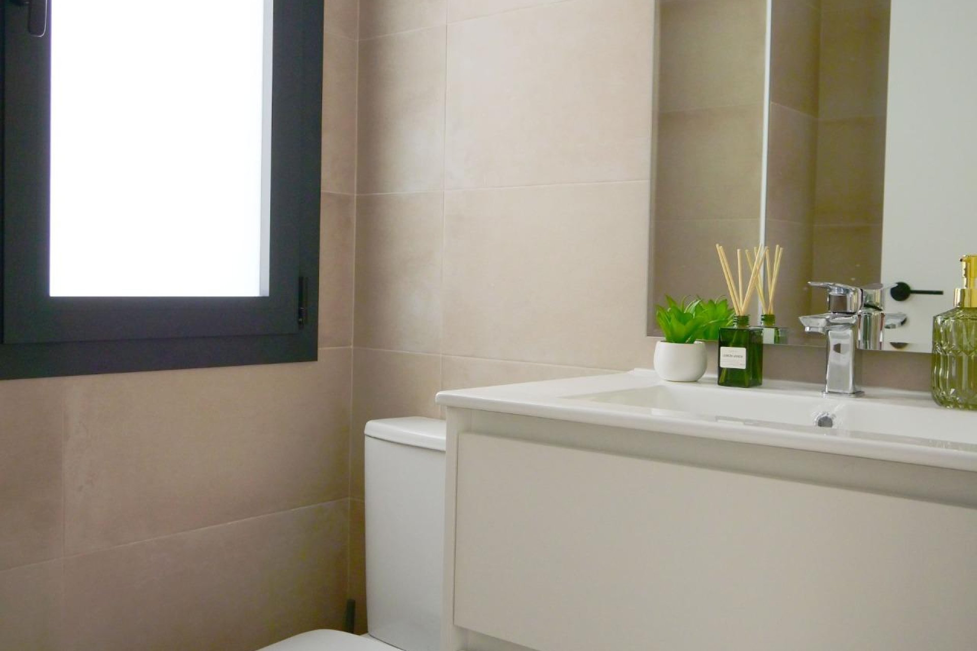 Nowa konstrukcja - Willa - Dolores - polideportivo