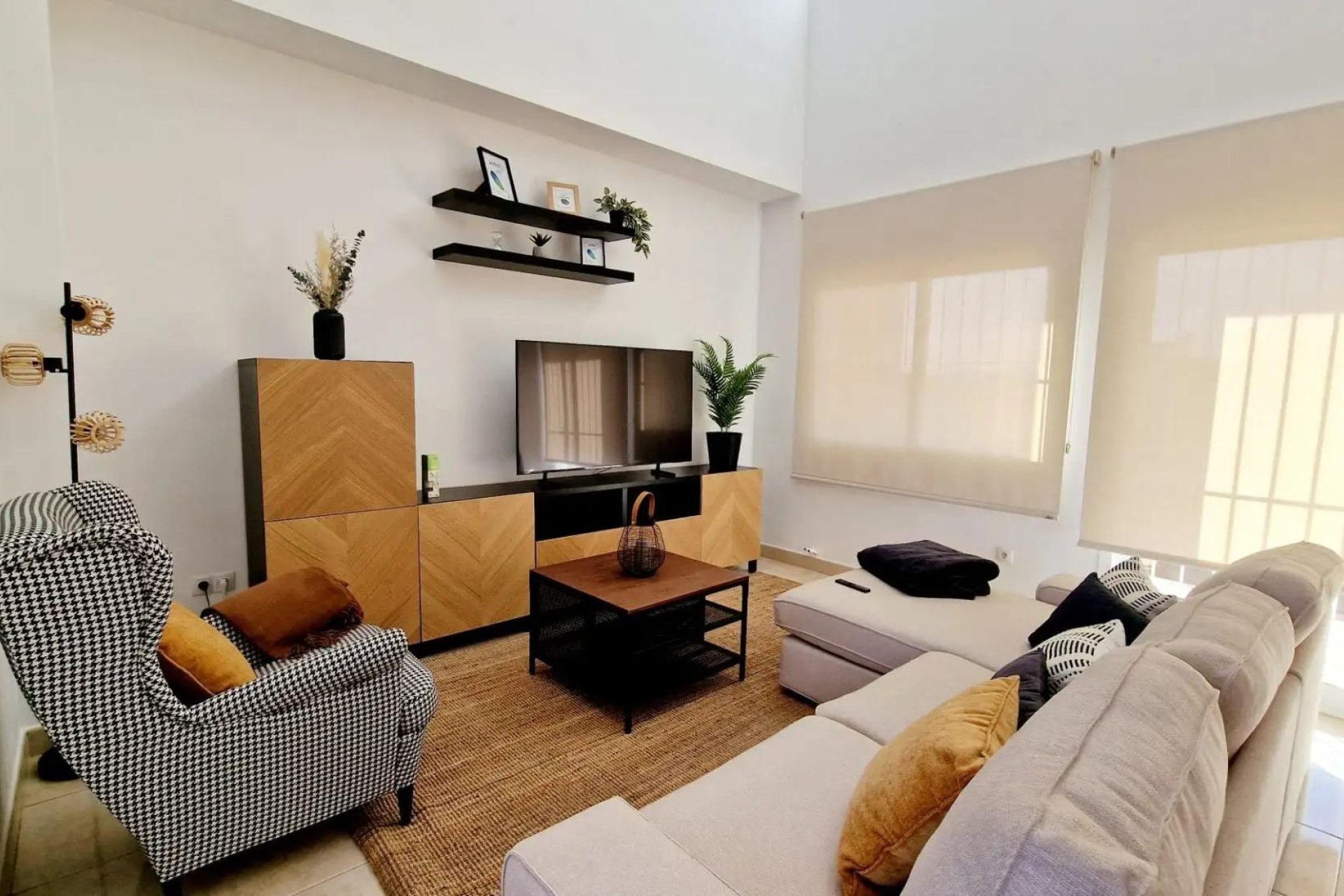 Nowa konstrukcja - Willa - Lorca - Purias