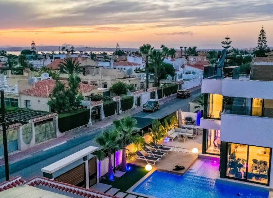 Nowa konstrukcja - Willa - Torrevieja