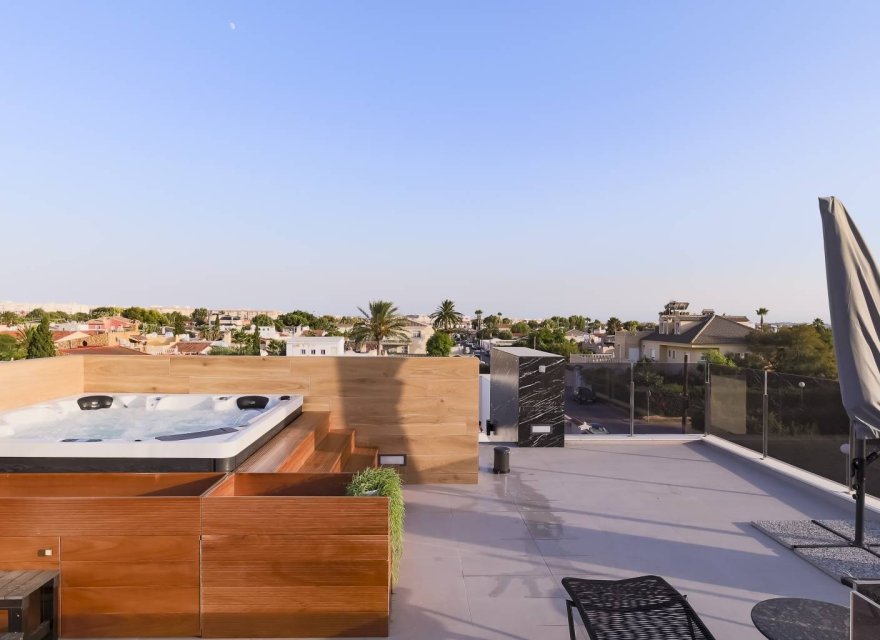 Nowa konstrukcja - Willa - Torrevieja