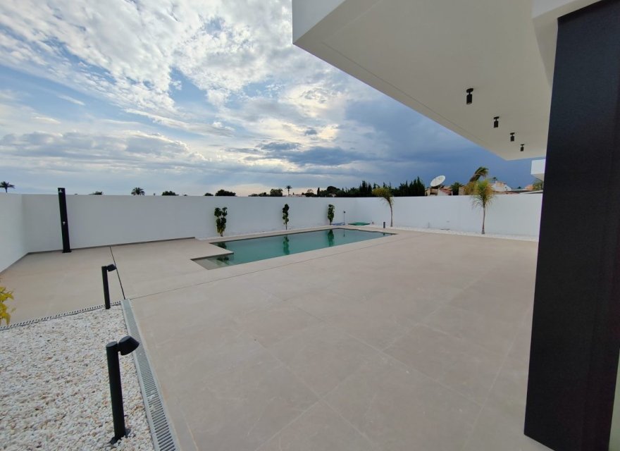 Obra nueva - Villa - Alicante (San Juan)