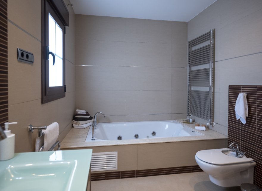 Obra nueva - Villa - Avileses - Jerónimo y Avileses