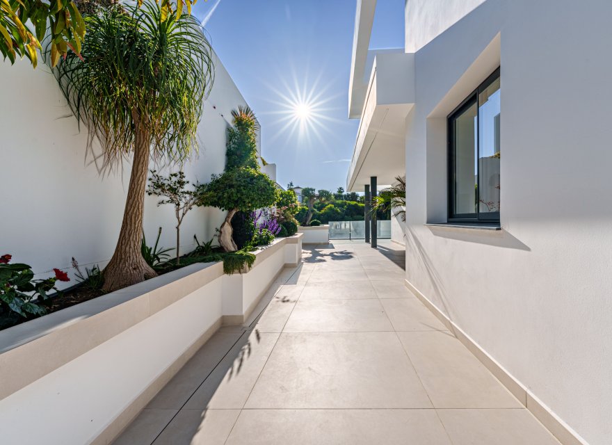 Obra nueva - Villa - Benalmadena - Benalmádena