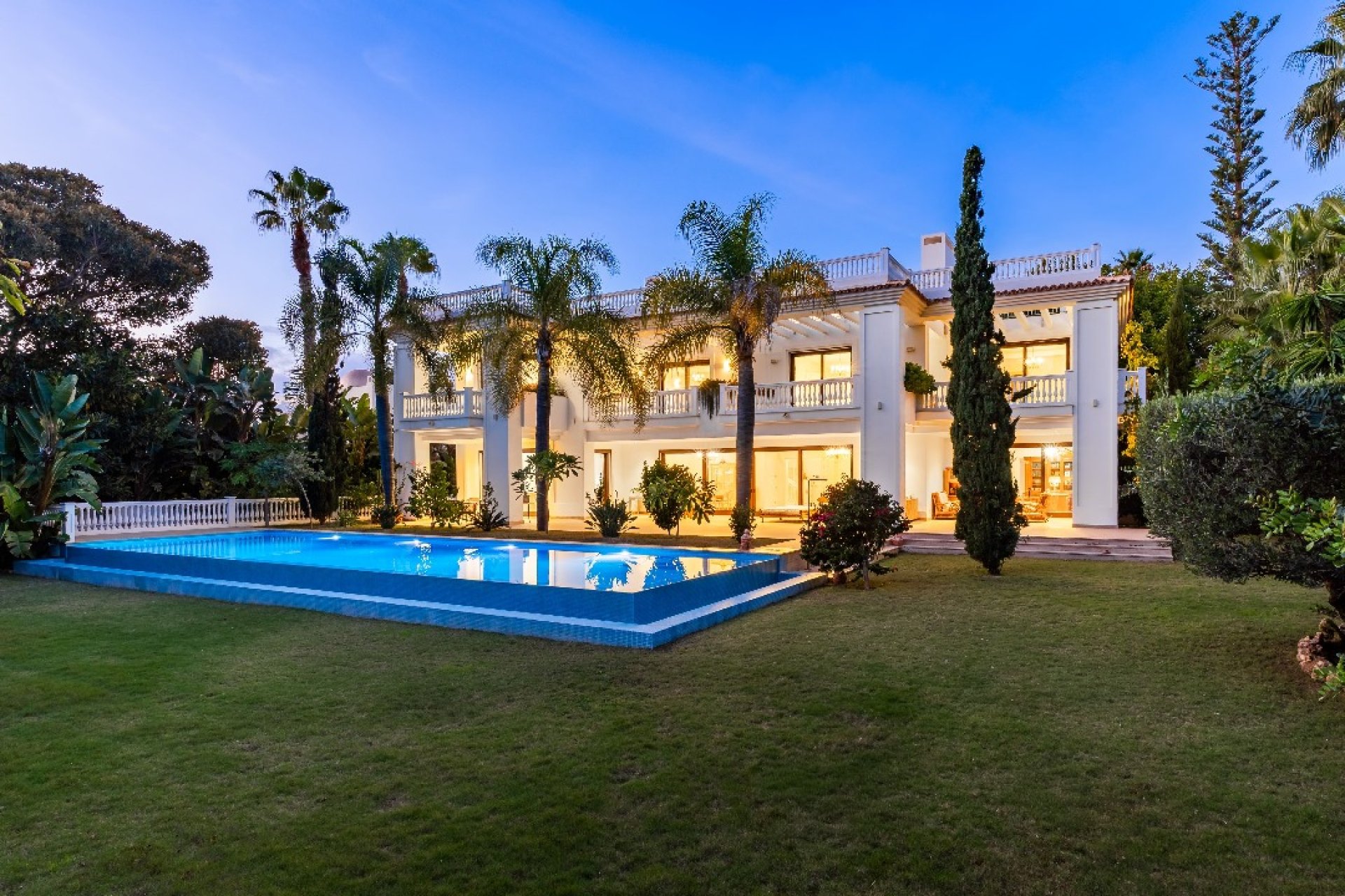 Obra nueva - Villa - Еstepona - Estepona
