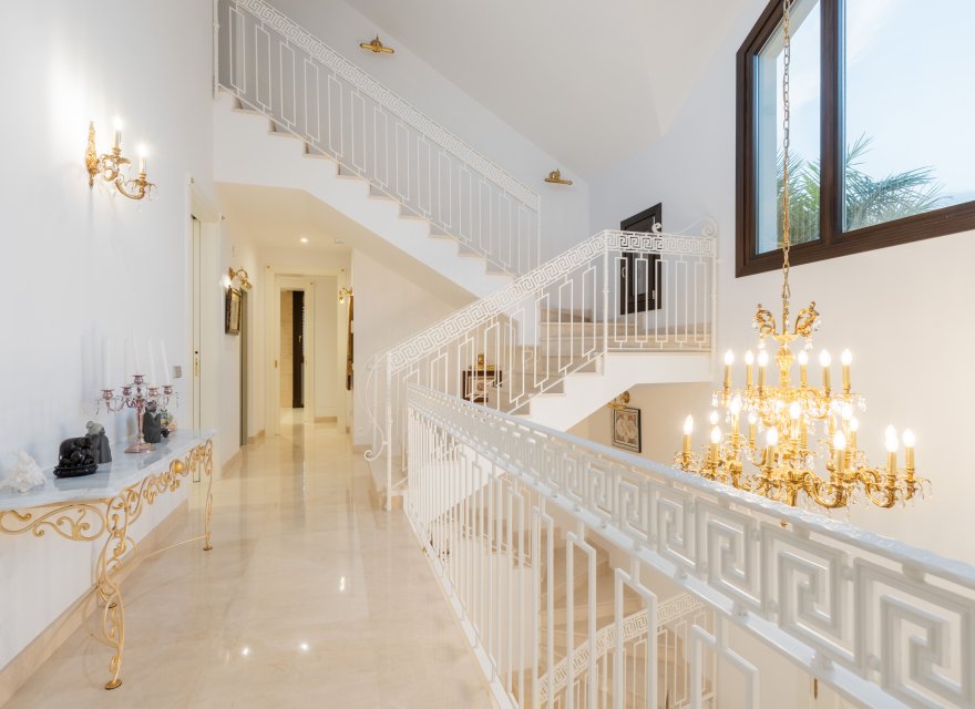 Obra nueva - Villa - Еstepona - Estepona