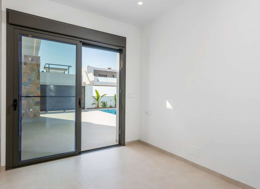 Obra nueva - Villa - Los Alcazares