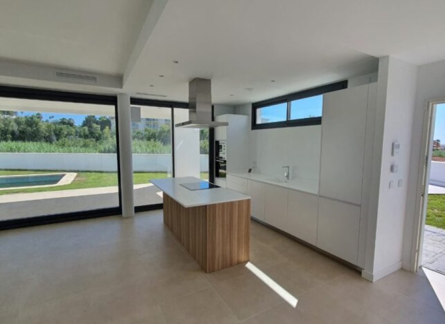 Obra nueva - Villa - Manilva