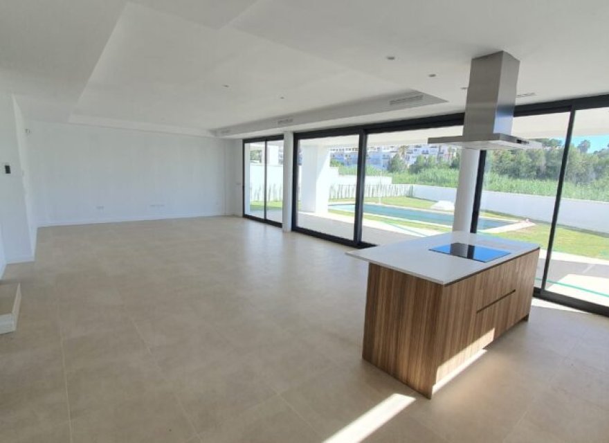 Obra nueva - Villa - Manilva