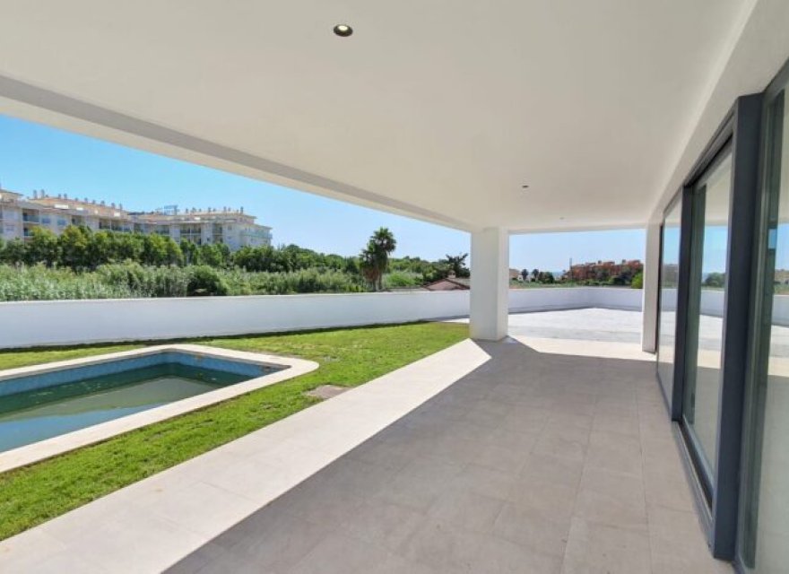 Obra nueva - Villa - Manilva