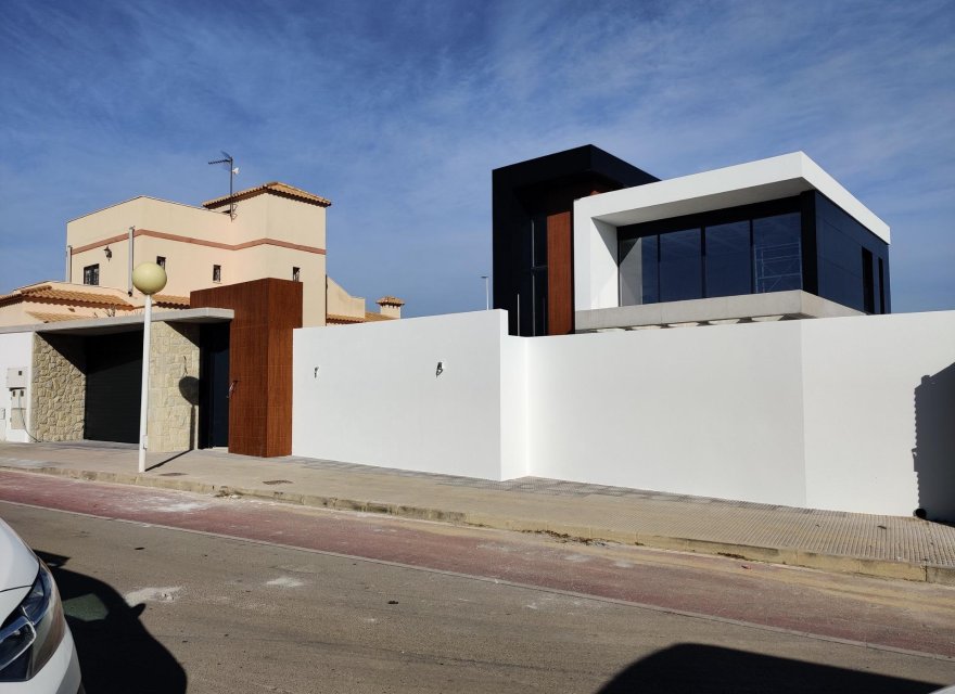 Obra nueva - Villa - Orihuela Costa - La Zenia