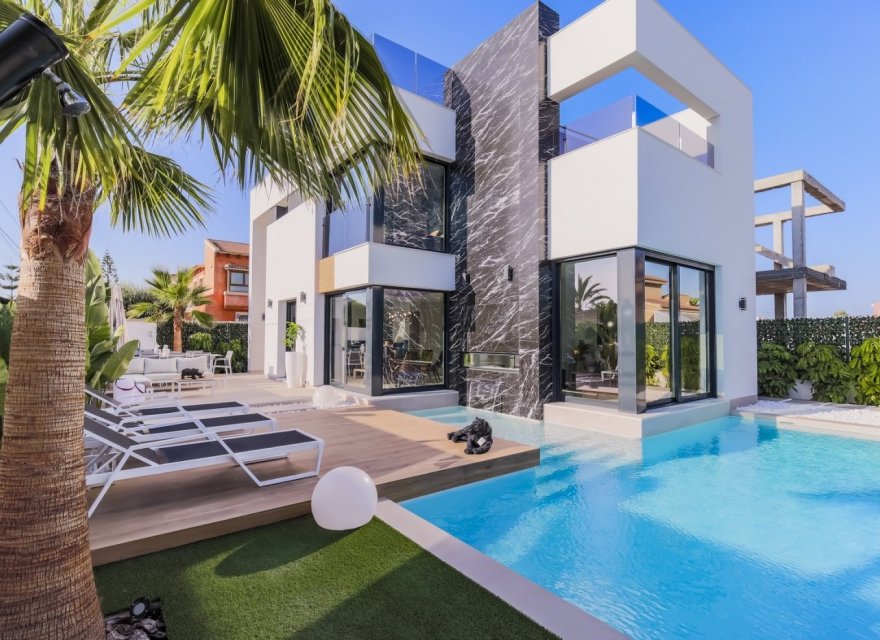 Obra nueva - Villa - Torrevieja - Torreta Florida