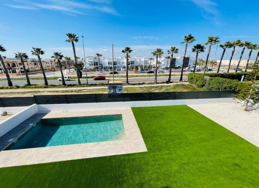 Obra nueva - Villa - Torrevieja