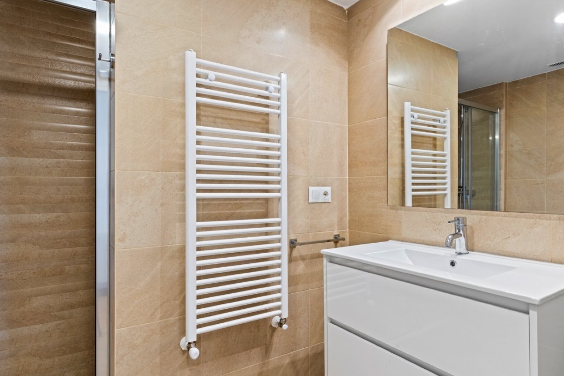 Odsprzedaż - Apartament - Alicante - Alicante (San Juan)