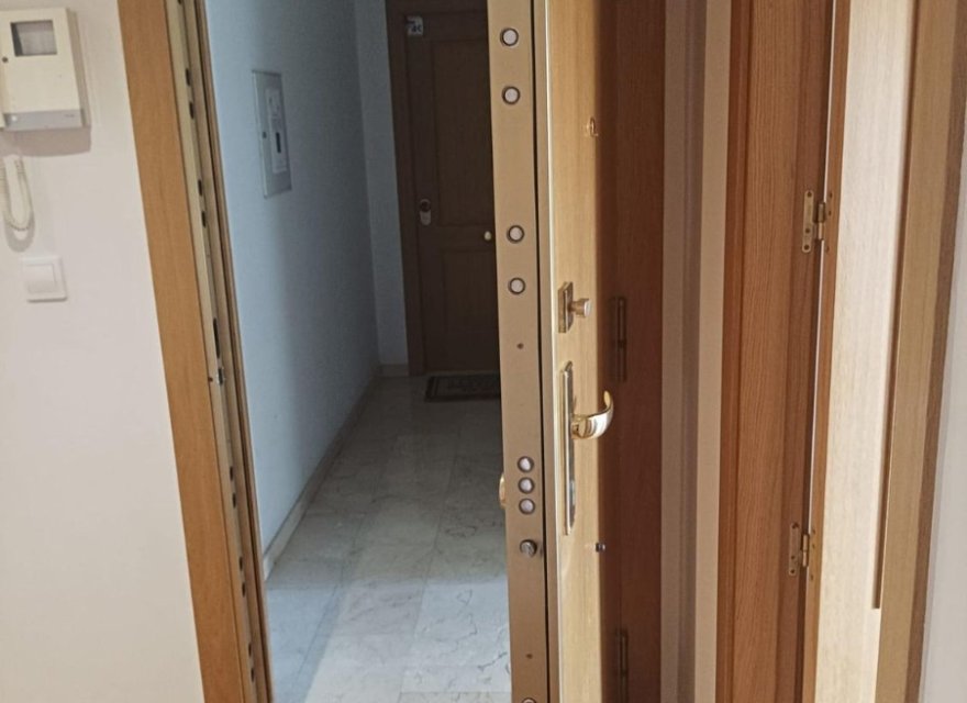 Odsprzedaż - Apartament - Alicante - Campoamor