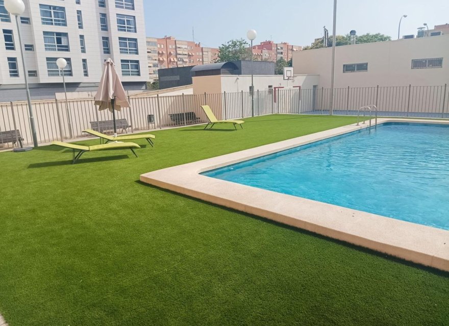 Odsprzedaż - Apartament - Alicante - Campoamor