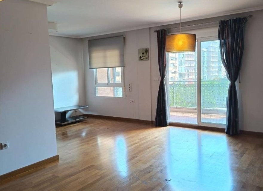 Odsprzedaż - Apartament - Alicante - Campoamor