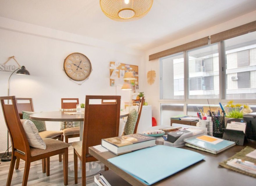 Odsprzedaż - Apartament - Alicante - Ensanche-Diputación