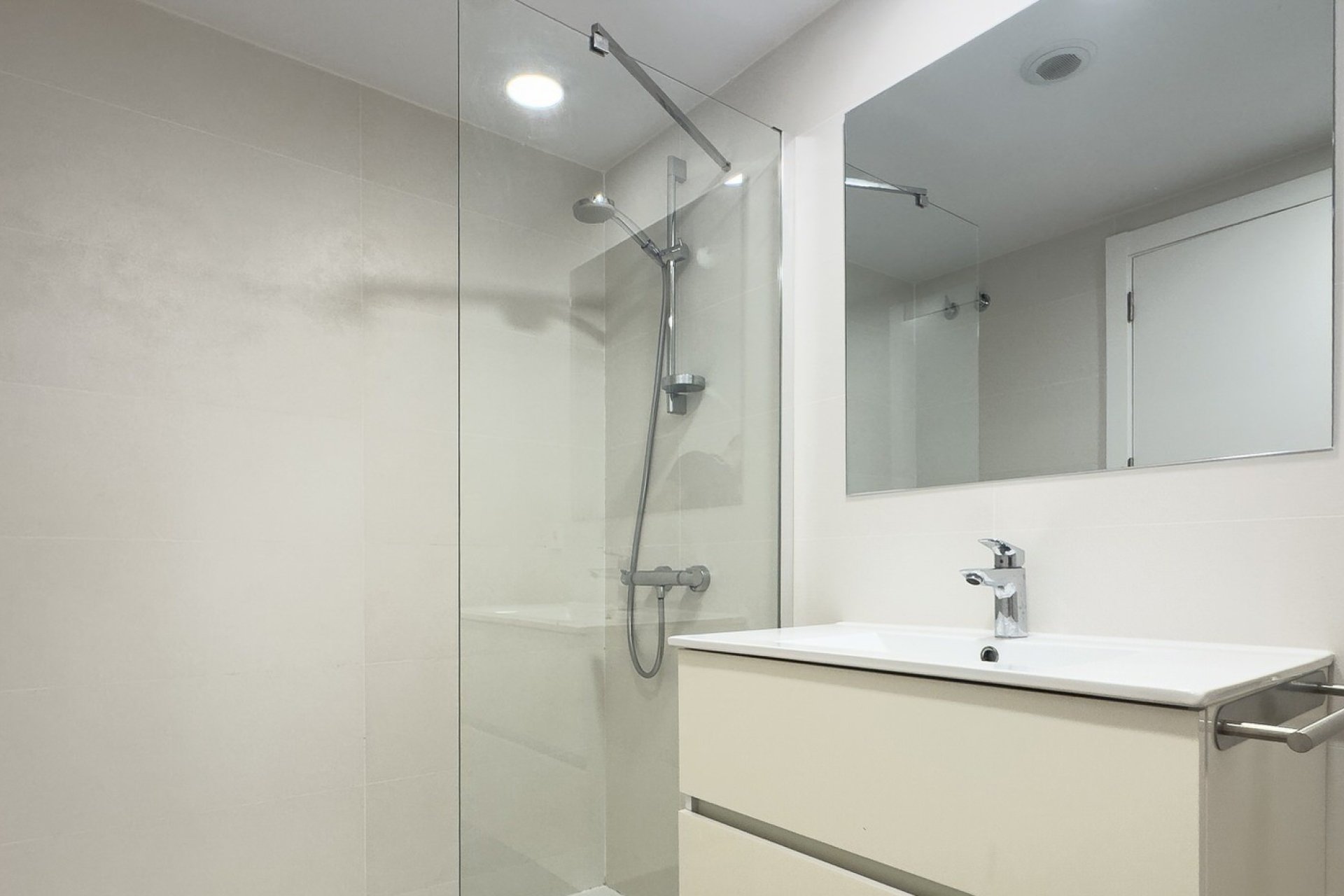 Odsprzedaż - Apartament - Alicante - San Juan de Alicante