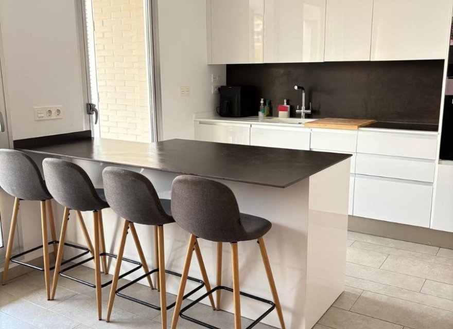 Odsprzedaż - Apartament - Alicante - San Juan de Alicante