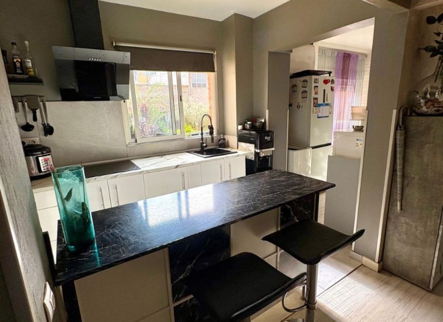 Odsprzedaż - Apartament - Alicante