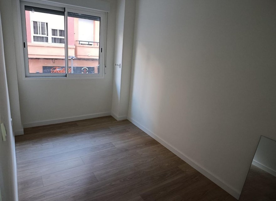 Odsprzedaż - Apartament - Alicante