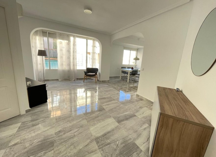 Odsprzedaż - Apartament - Alicante