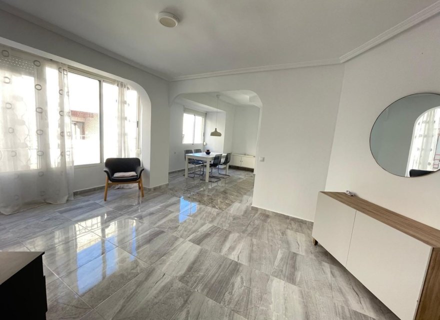 Odsprzedaż - Apartament - Alicante