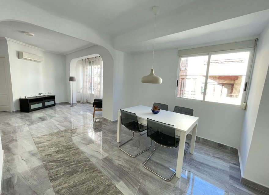 Odsprzedaż - Apartament - Alicante