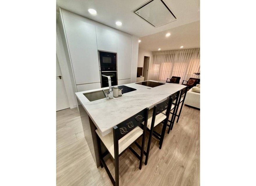 Odsprzedaż - Apartament - Alicante