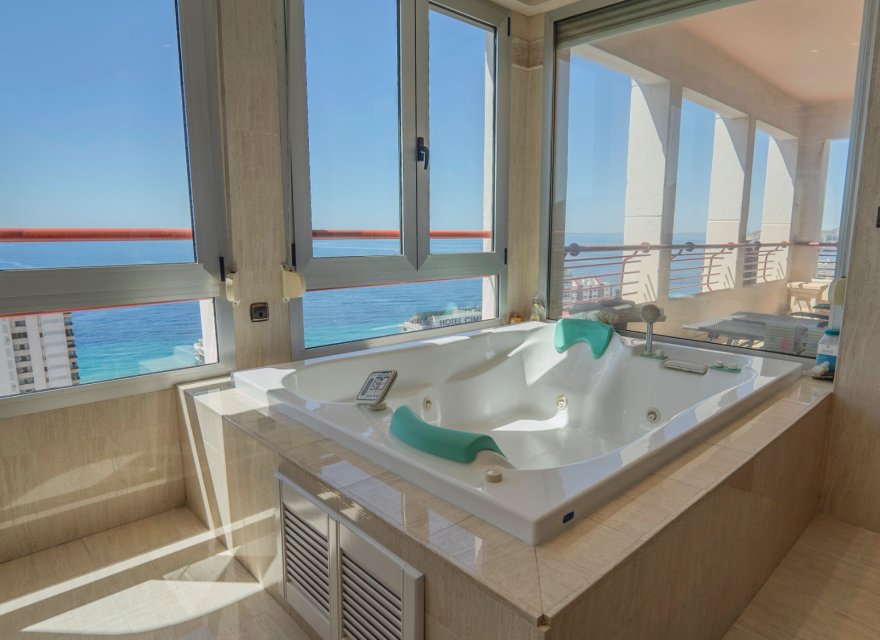 Odsprzedaż - Apartament - Benidorm