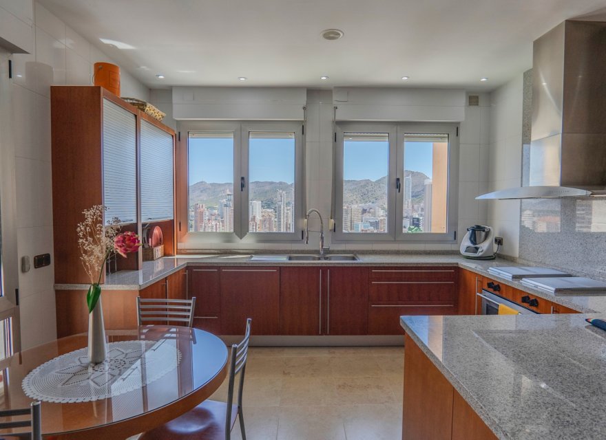 Odsprzedaż - Apartament - Benidorm