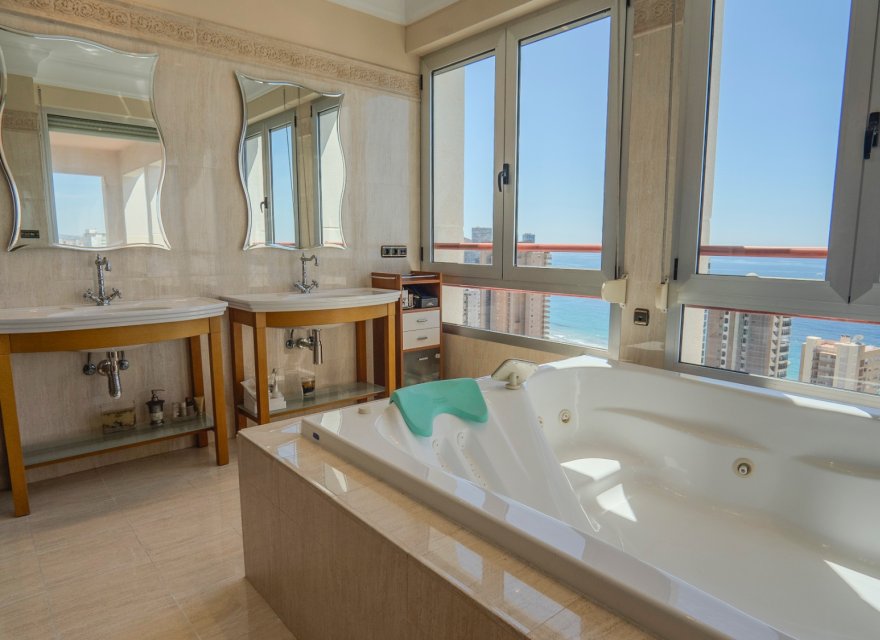 Odsprzedaż - Apartament - Benidorm