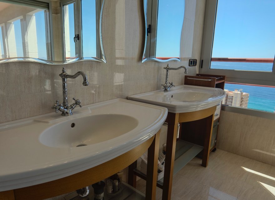 Odsprzedaż - Apartament - Benidorm